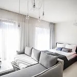 Dominikanska 9 *