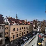 Dominikanska 9
