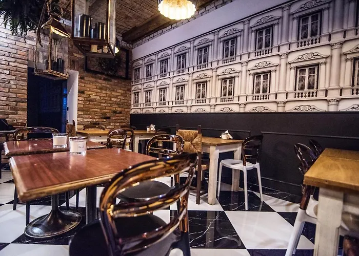 Couette-café Dominikanska 9 *