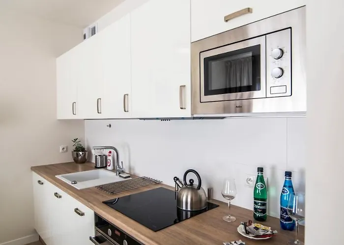 Dominikanska 9 فندق مبيت وإفطار بوزنان